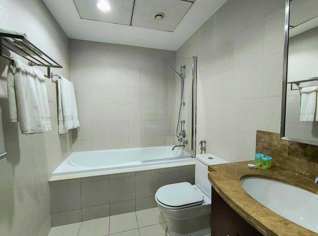 Trinity Holiday Homes - Standpoint Tower Downtown Dubai Esterno foto